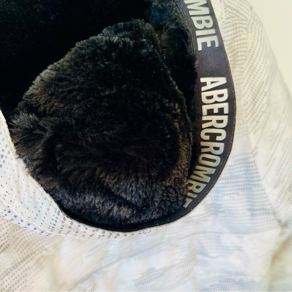 Abercrombie Kids Full Zip Hooded Puffer Snow Jacket Unisex Size 11-12 White Gray - Picture 5 of 6